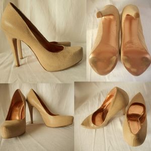 BCBG Beige Snake 8B 39 Platform Heels Pumps